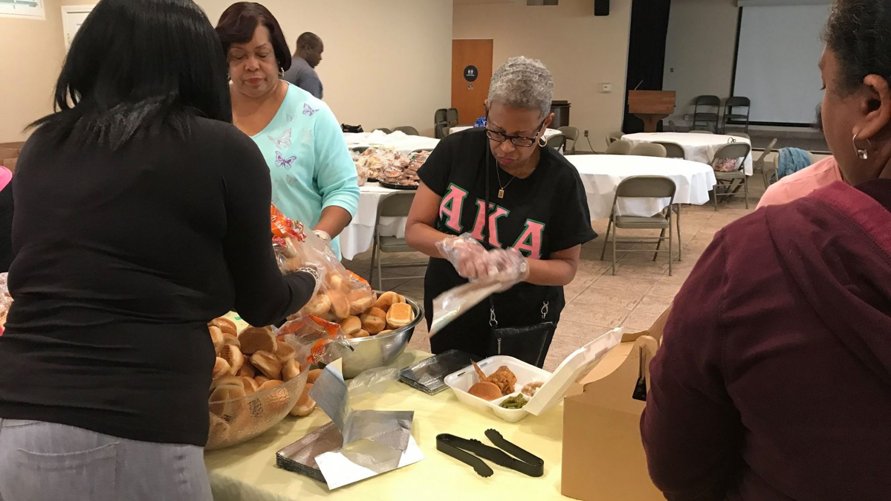 MLO Chapter Volunteers to Feed the Homeless